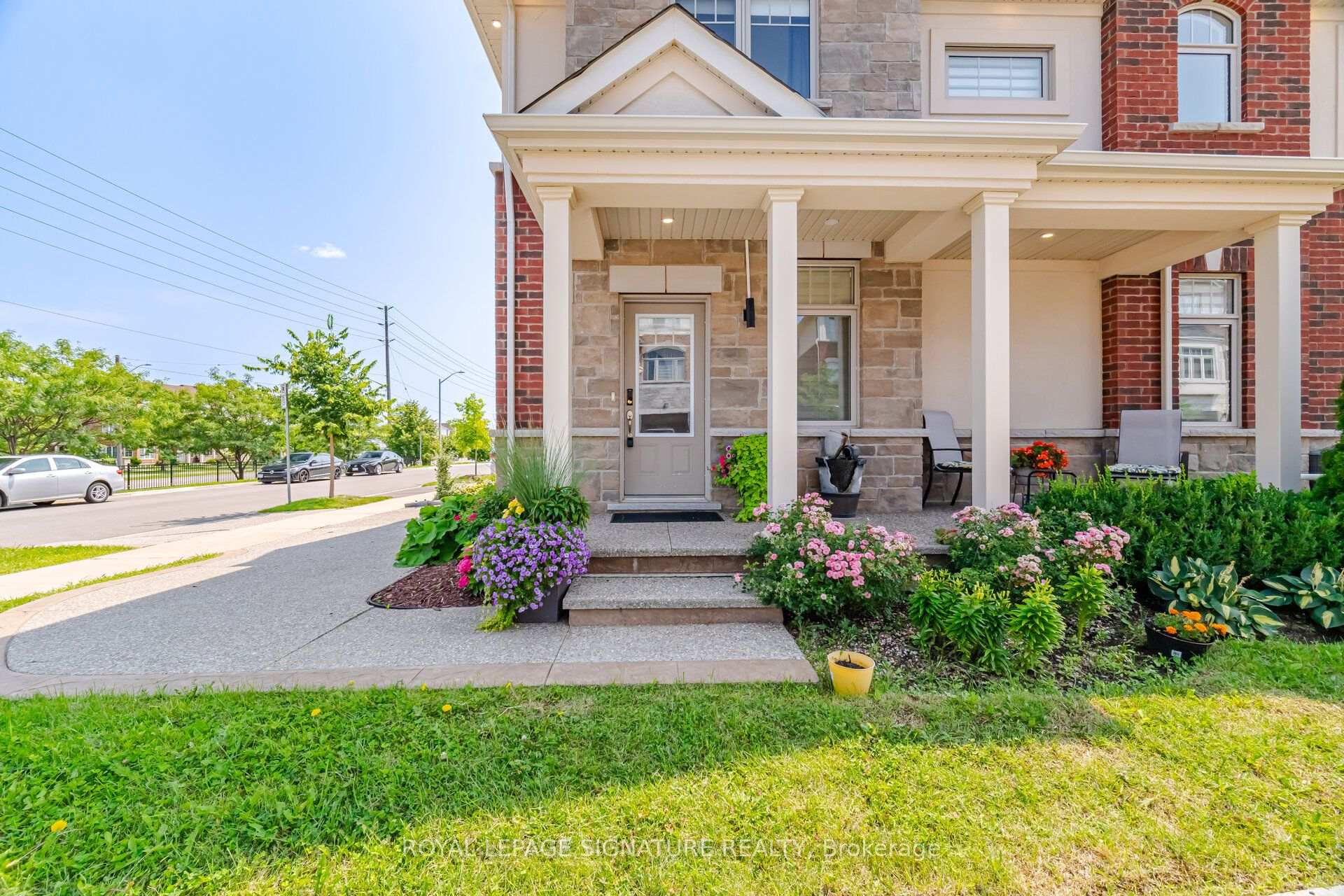 Photo 4 of 3839 Tufgar Crescent, Burlington, Alton — HOMEH