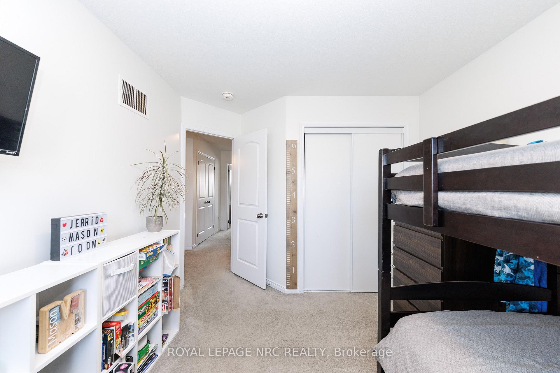 Photo 21 of 7794 White Pine Crescent, Niagara Falls, Brown — HOMEH