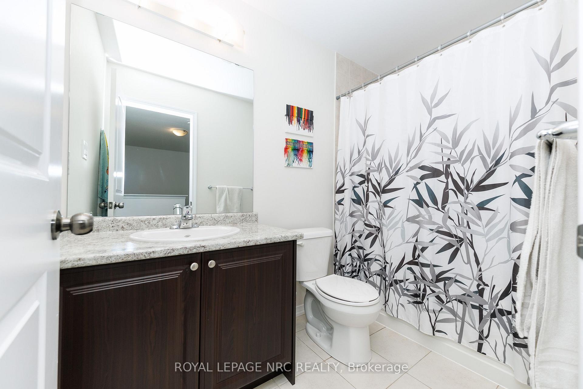 Photo 24 of 7794 White Pine Crescent, Niagara Falls, Brown — HOMEH