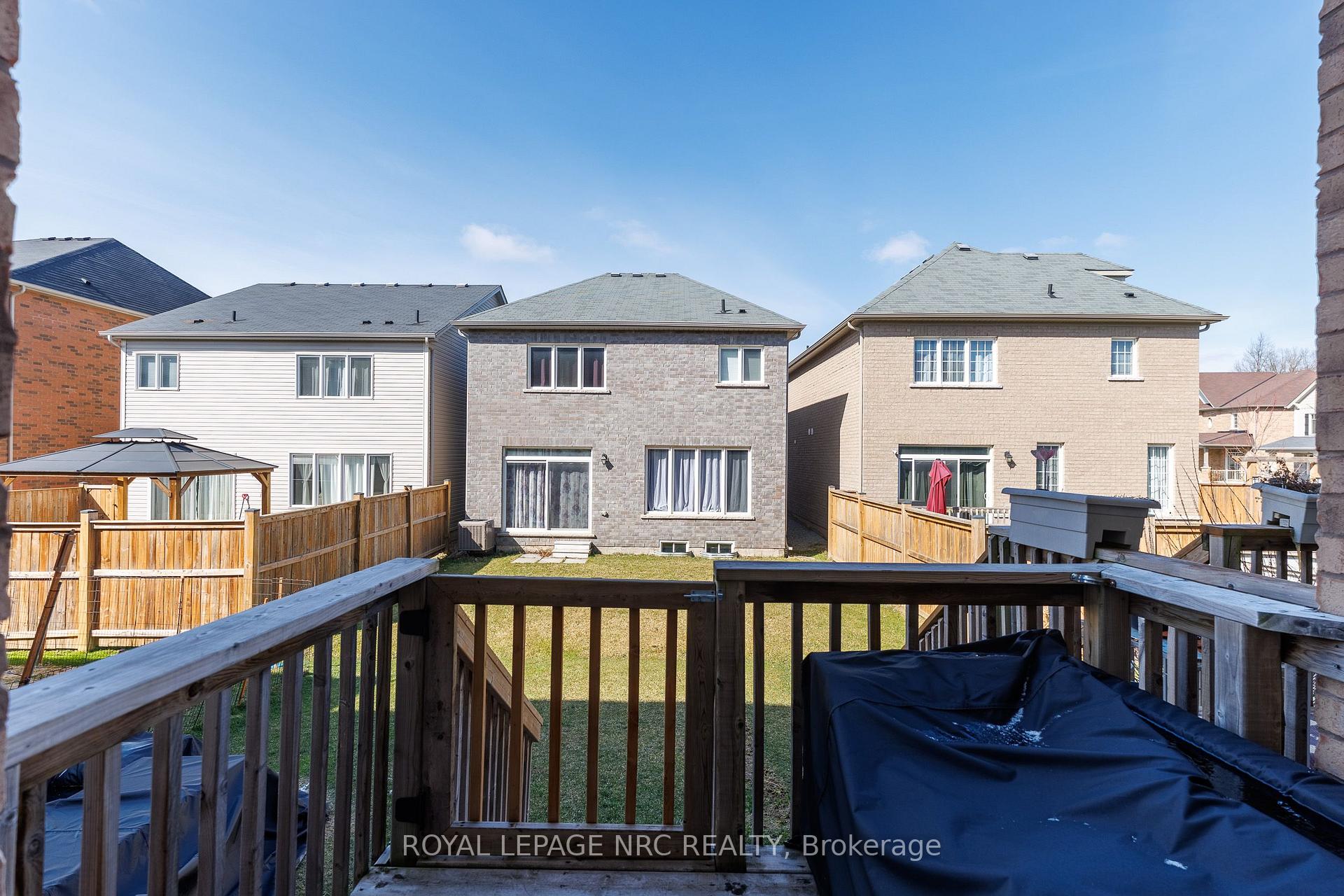 Photo 28 of 7794 White Pine Crescent, Niagara Falls, Brown — HOMEH