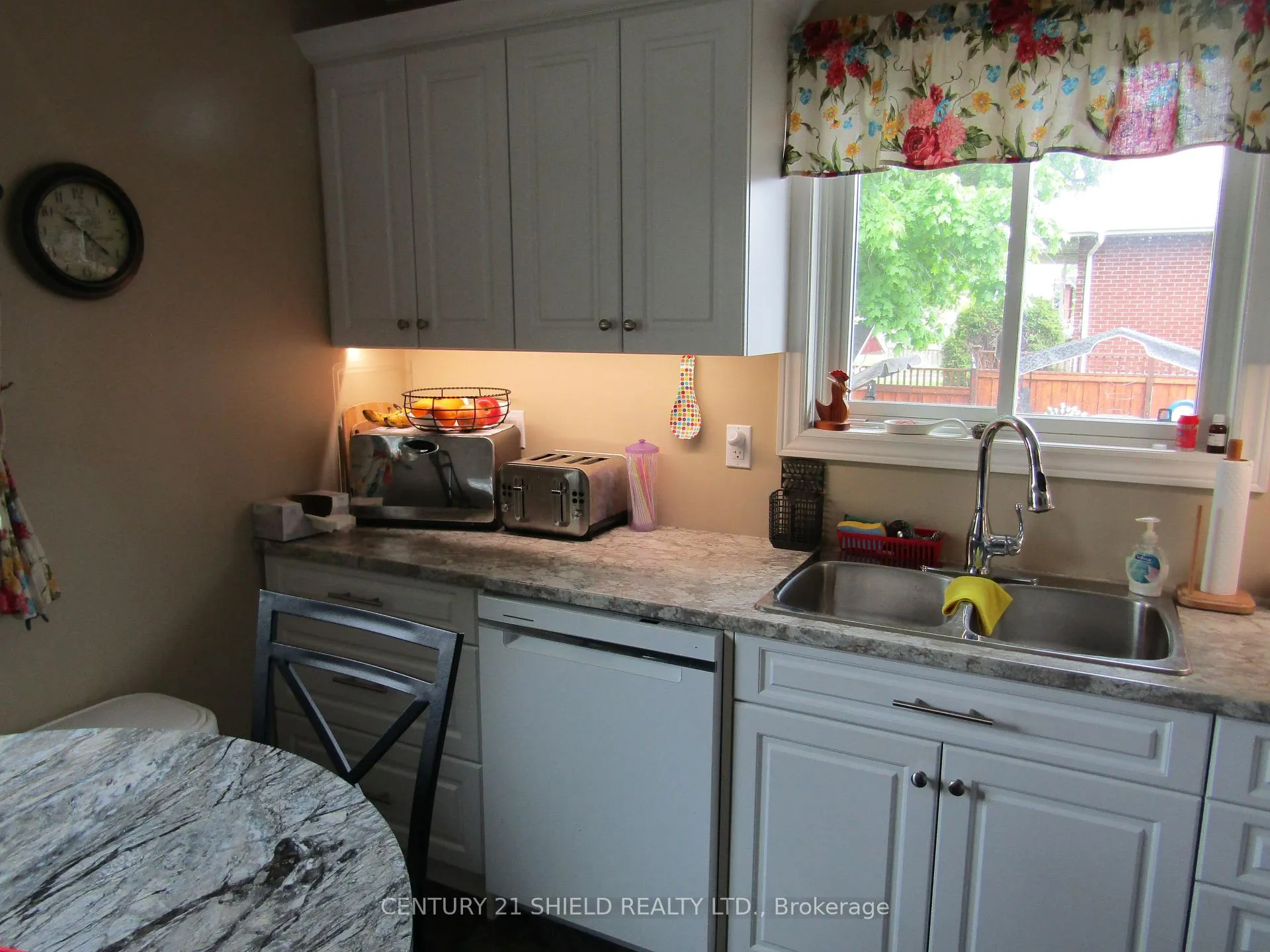 Photo 15 of 347 Fourteenth Street W, Cornwall — HOMEH