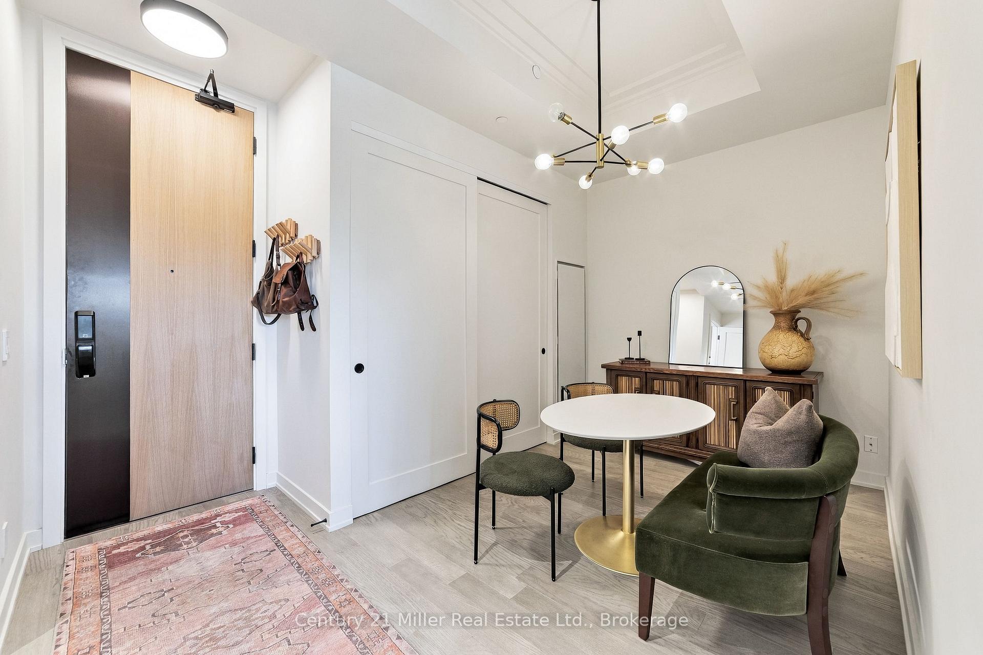 Photo 8 of 123 Maurice Drive, Oakville, Central — HOMEH