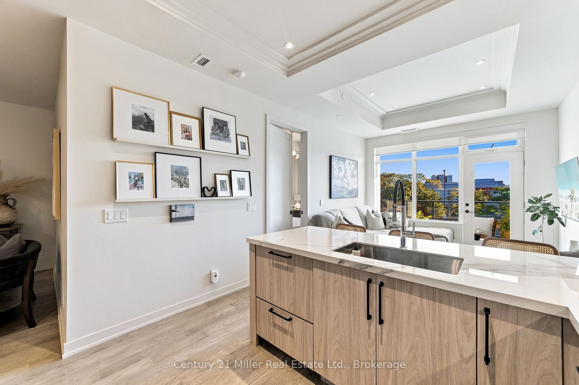 Photo 15 of 123 Maurice Drive, Oakville, Central — HOMEH