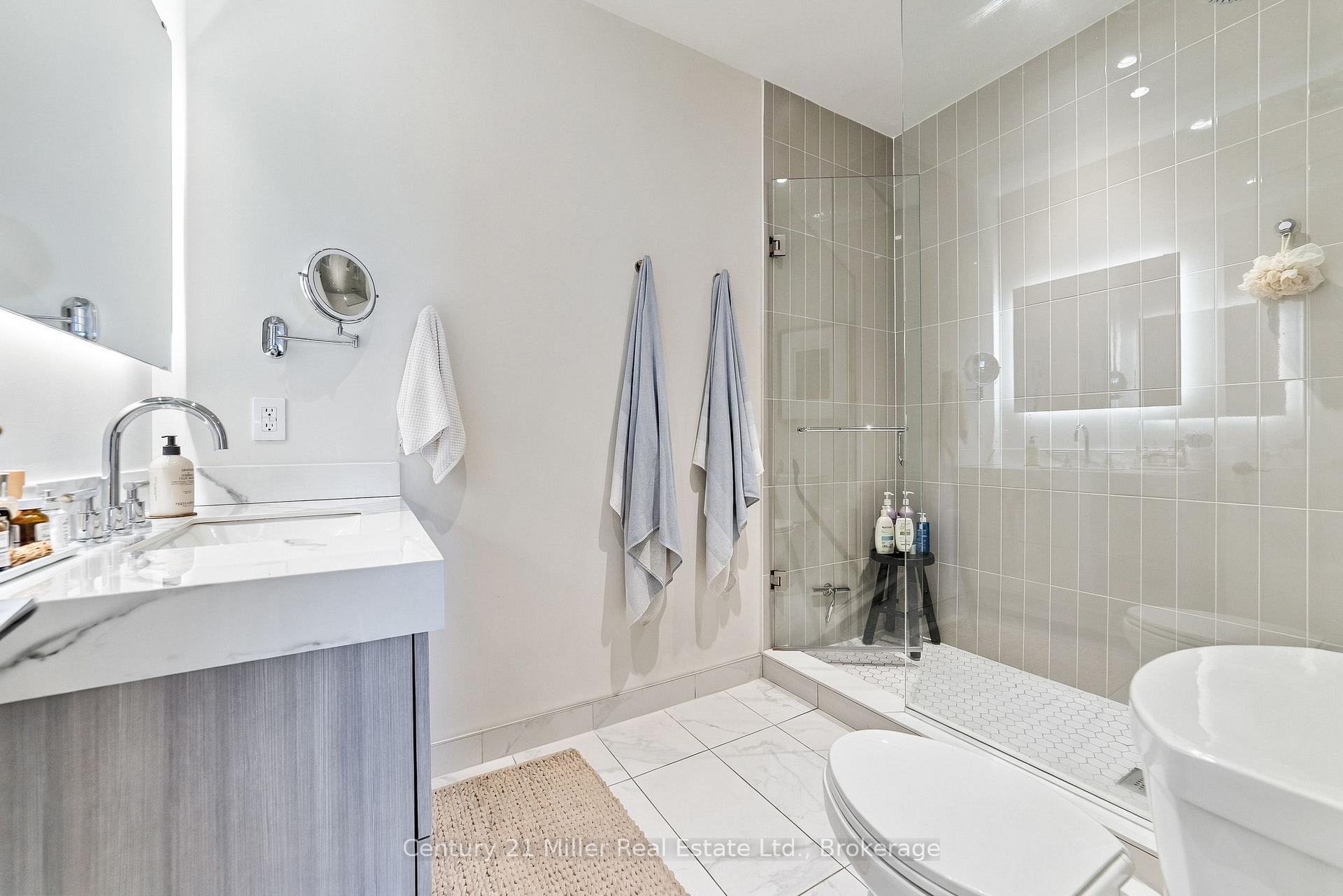 Photo 21 of 123 Maurice Drive, Oakville, Central — HOMEH