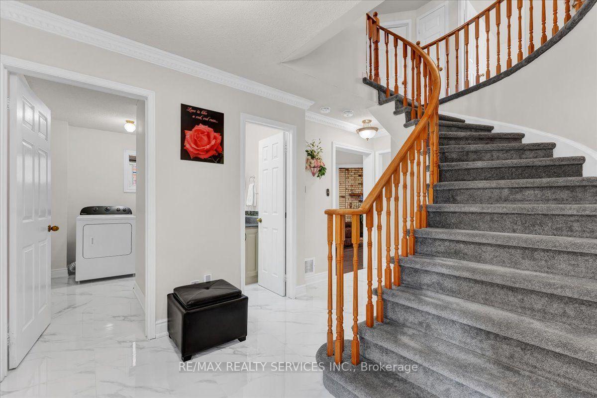 Photo 6 of 7 Duggan Drive, Brampton, Fletcher's West — HOMEH