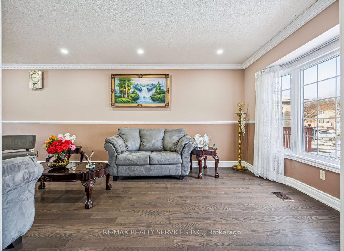Photo 7 of 7 Duggan Drive, Brampton, Fletcher's West — HOMEH