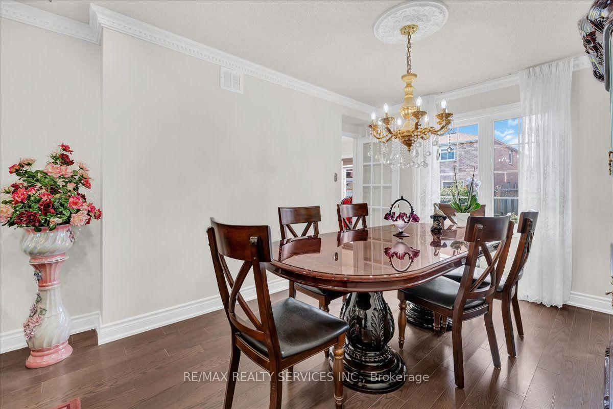 Photo 9 of 7 Duggan Drive, Brampton, Fletcher's West — HOMEH