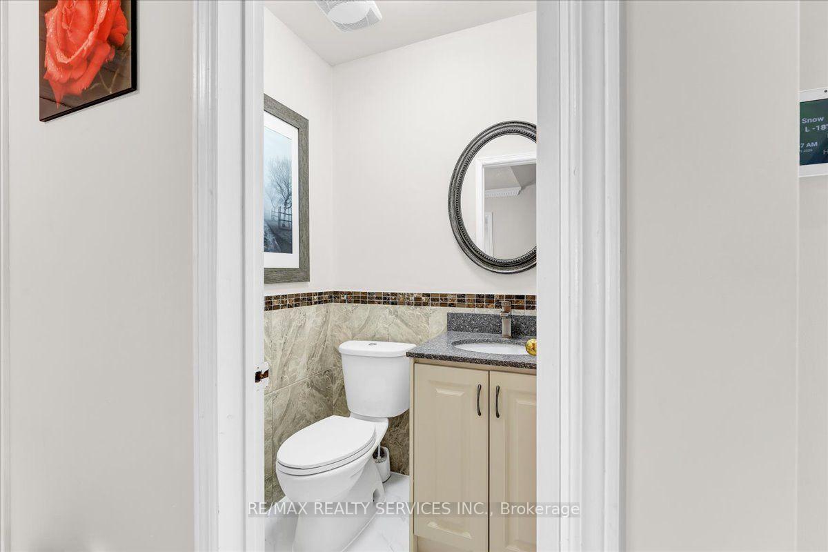 Photo 11 of 7 Duggan Drive, Brampton, Fletcher's West — HOMEH