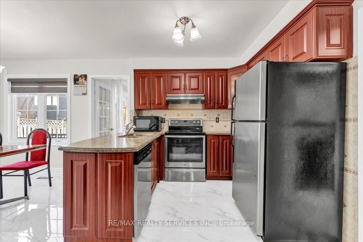 Photo 16 of 7 Duggan Drive, Brampton, Fletcher's West — HOMEH
