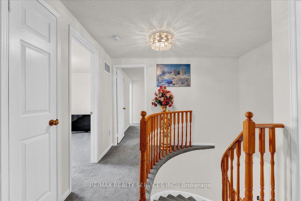 Photo 20 of 7 Duggan Drive, Brampton, Fletcher's West — HOMEH