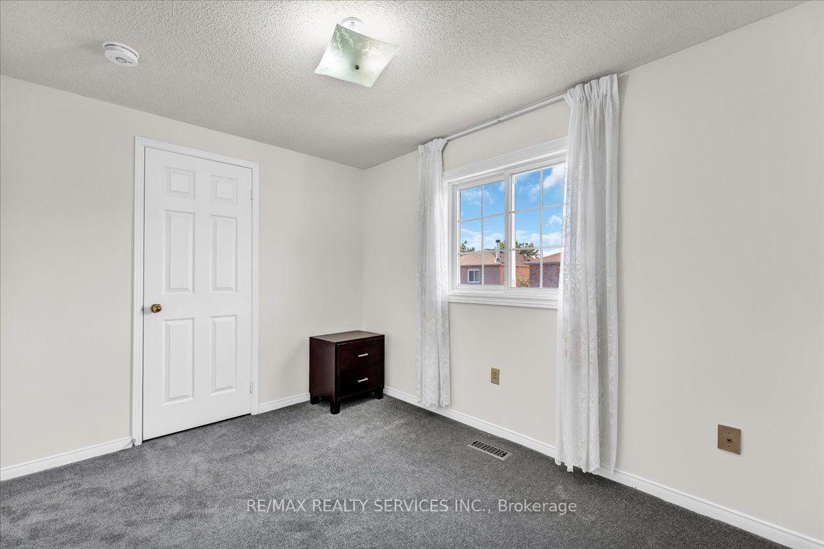 Photo 25 of 7 Duggan Drive, Brampton, Fletcher's West — HOMEH