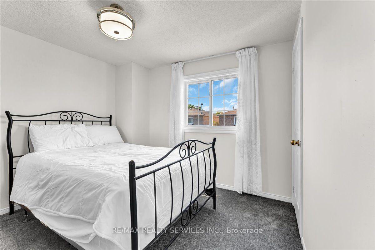 Photo 26 of 7 Duggan Drive, Brampton, Fletcher's West — HOMEH