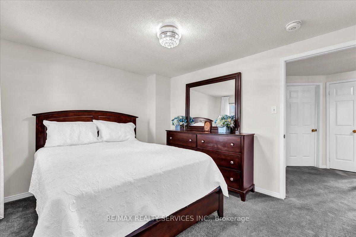 Photo 29 of 7 Duggan Drive, Brampton, Fletcher's West — HOMEH