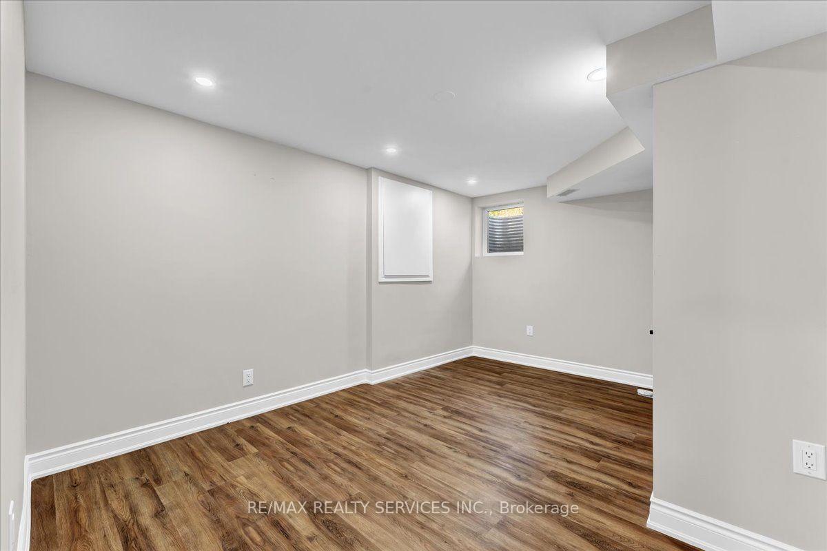 Photo 35 of 7 Duggan Drive, Brampton, Fletcher's West — HOMEH