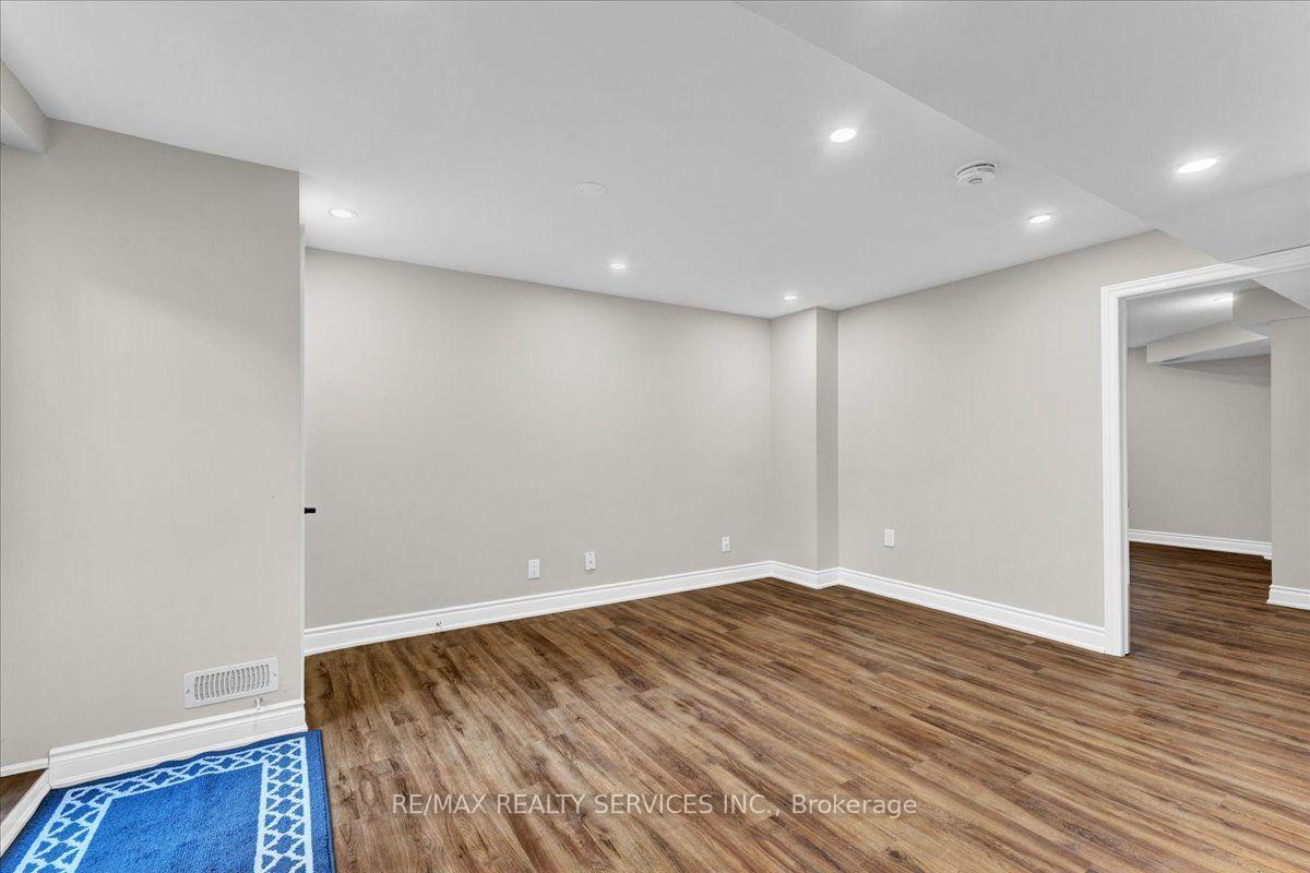 Photo 38 of 7 Duggan Drive, Brampton, Fletcher's West — HOMEH