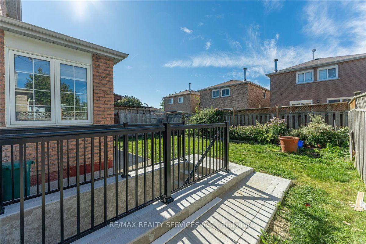 Photo 41 of 7 Duggan Drive, Brampton, Fletcher's West — HOMEH
