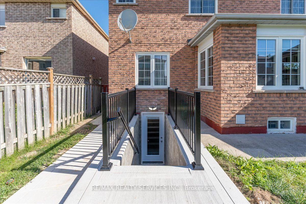Photo 42 of 7 Duggan Drive, Brampton, Fletcher's West — HOMEH