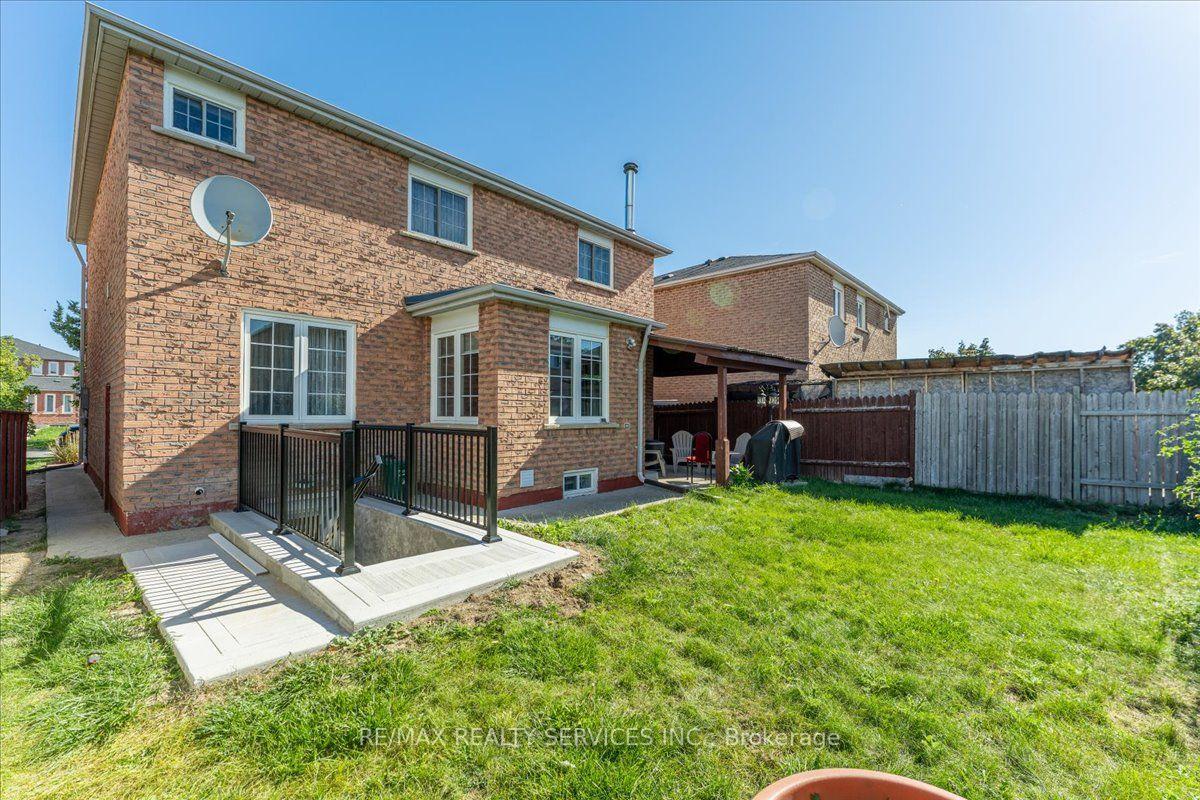 Photo 43 of 7 Duggan Drive, Brampton, Fletcher's West — HOMEH