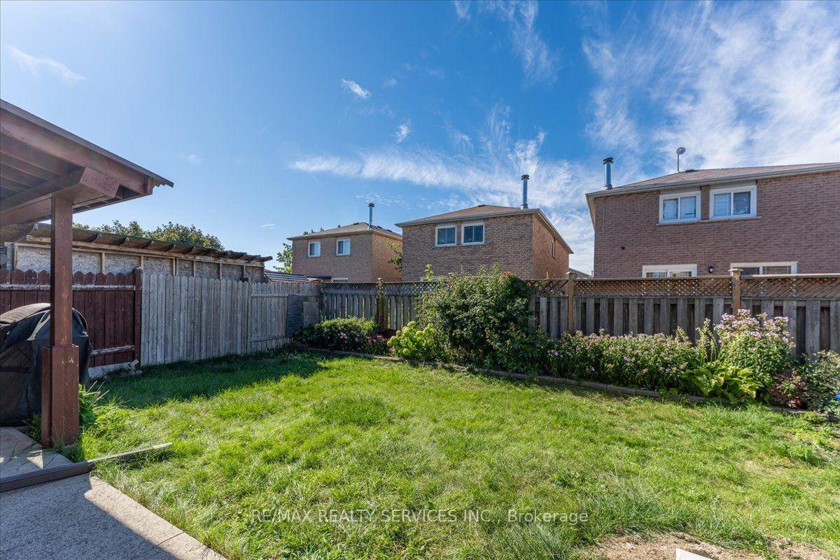 Photo 47 of 7 Duggan Drive, Brampton, Fletcher's West — HOMEH