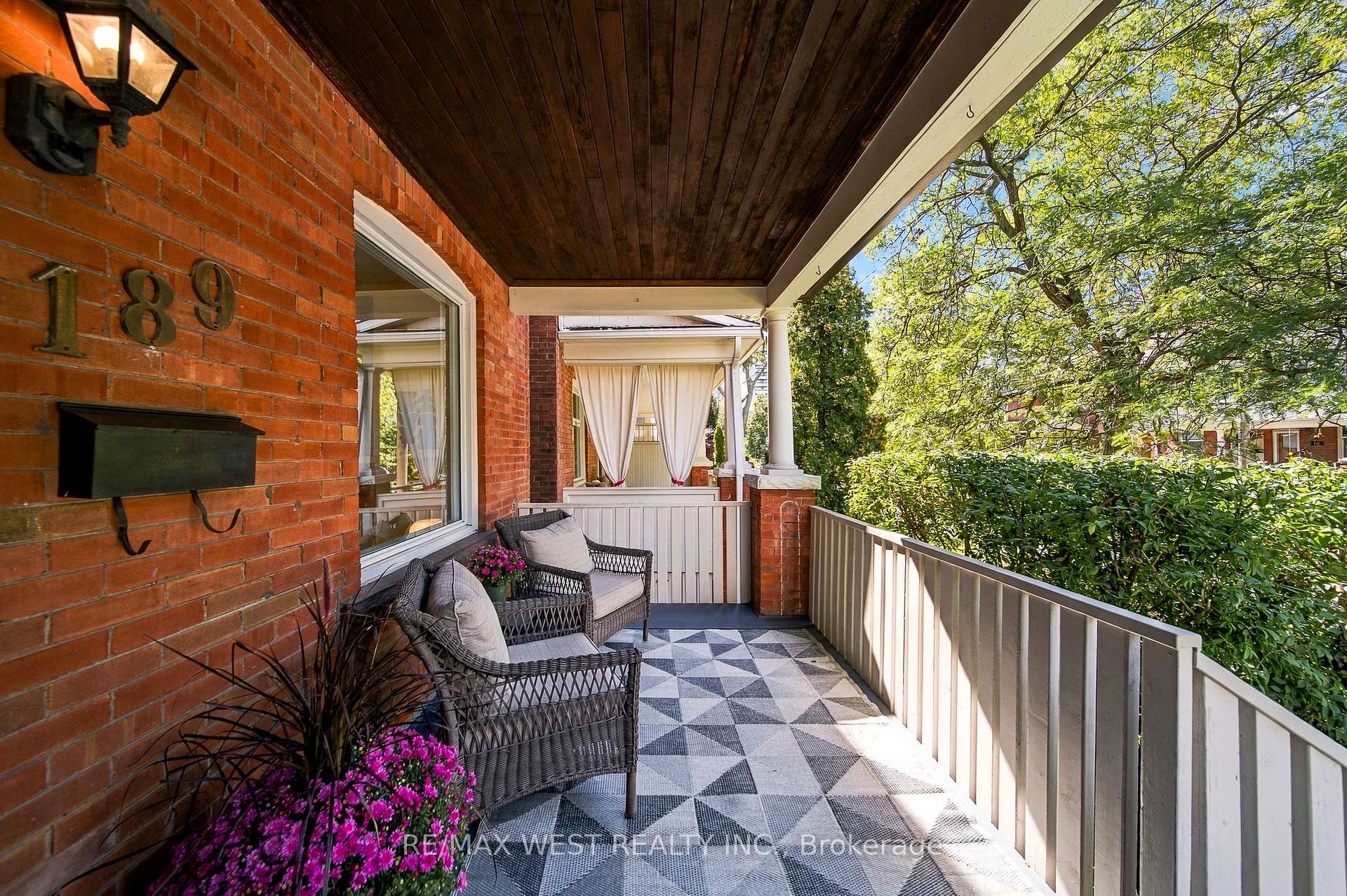 Photo 4 of 189 Pacific Avenue, Toronto, High Park North — HOMEH