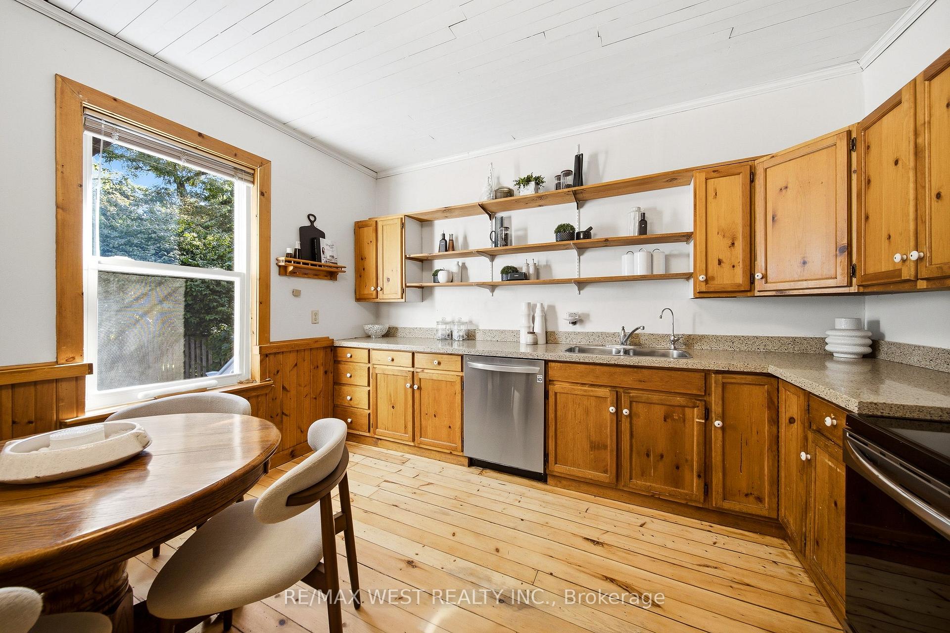 Photo 11 of 189 Pacific Avenue, Toronto, High Park North — HOMEH
