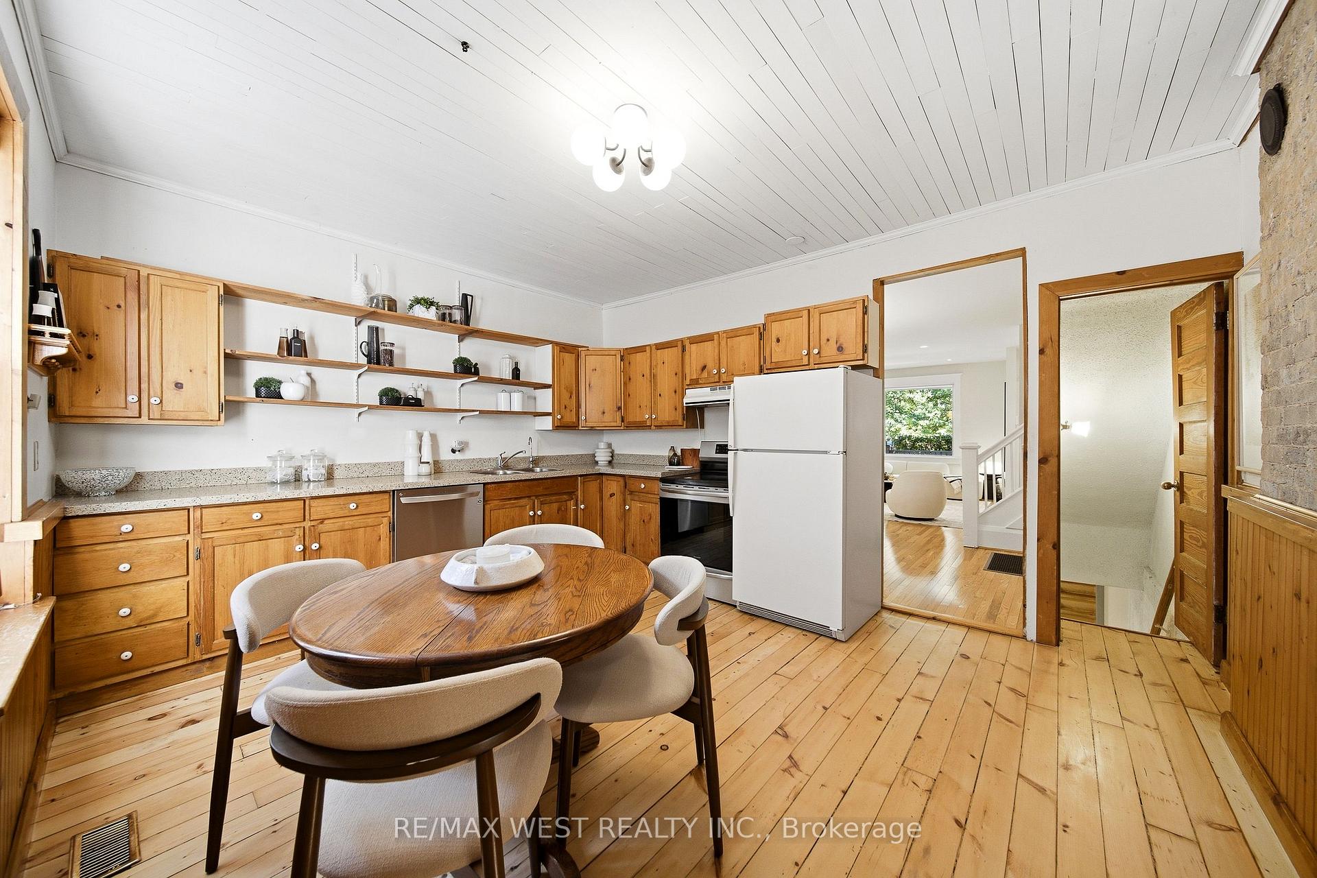 Photo 13 of 189 Pacific Avenue, Toronto, High Park North — HOMEH
