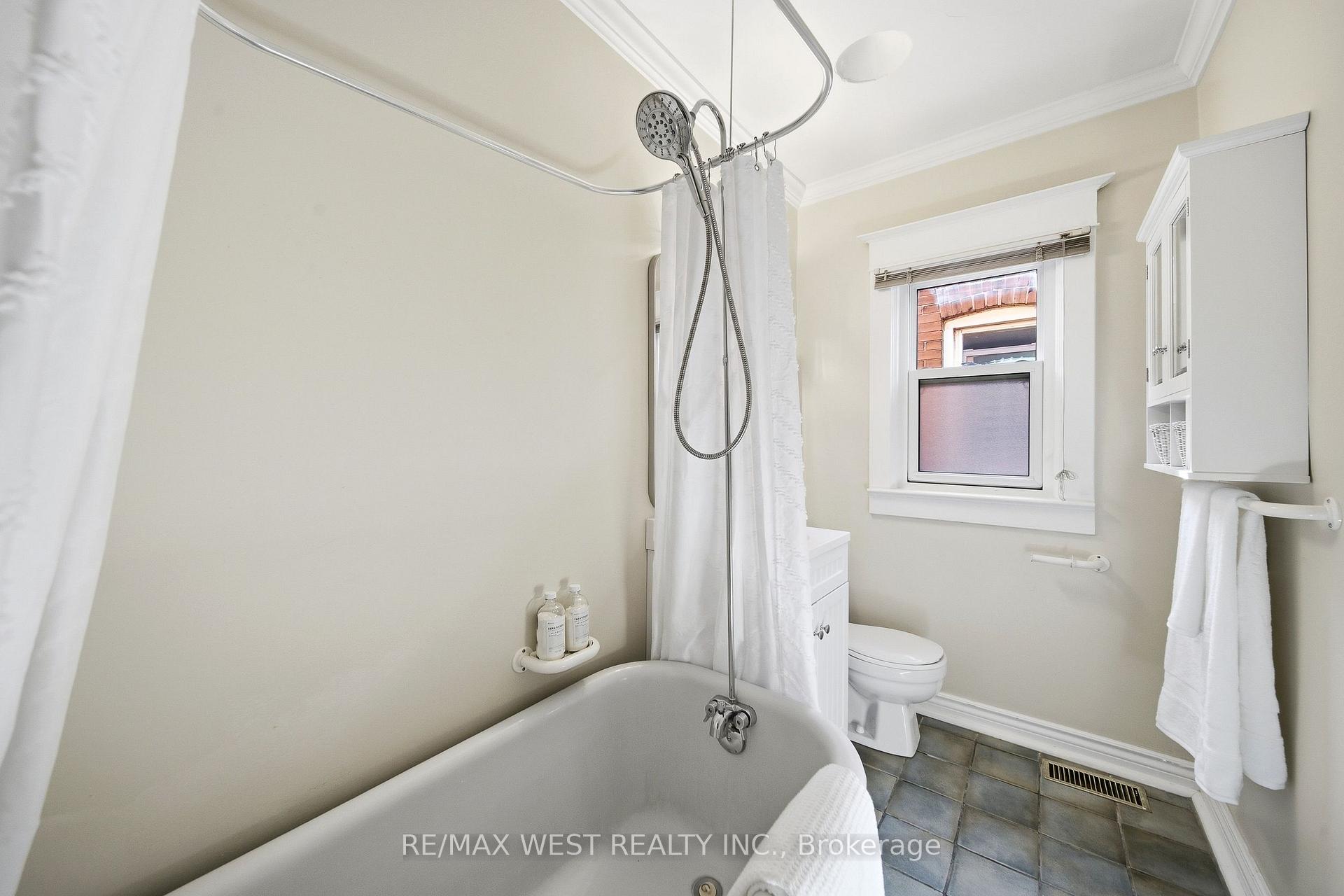 Photo 15 of 189 Pacific Avenue, Toronto, High Park North — HOMEH