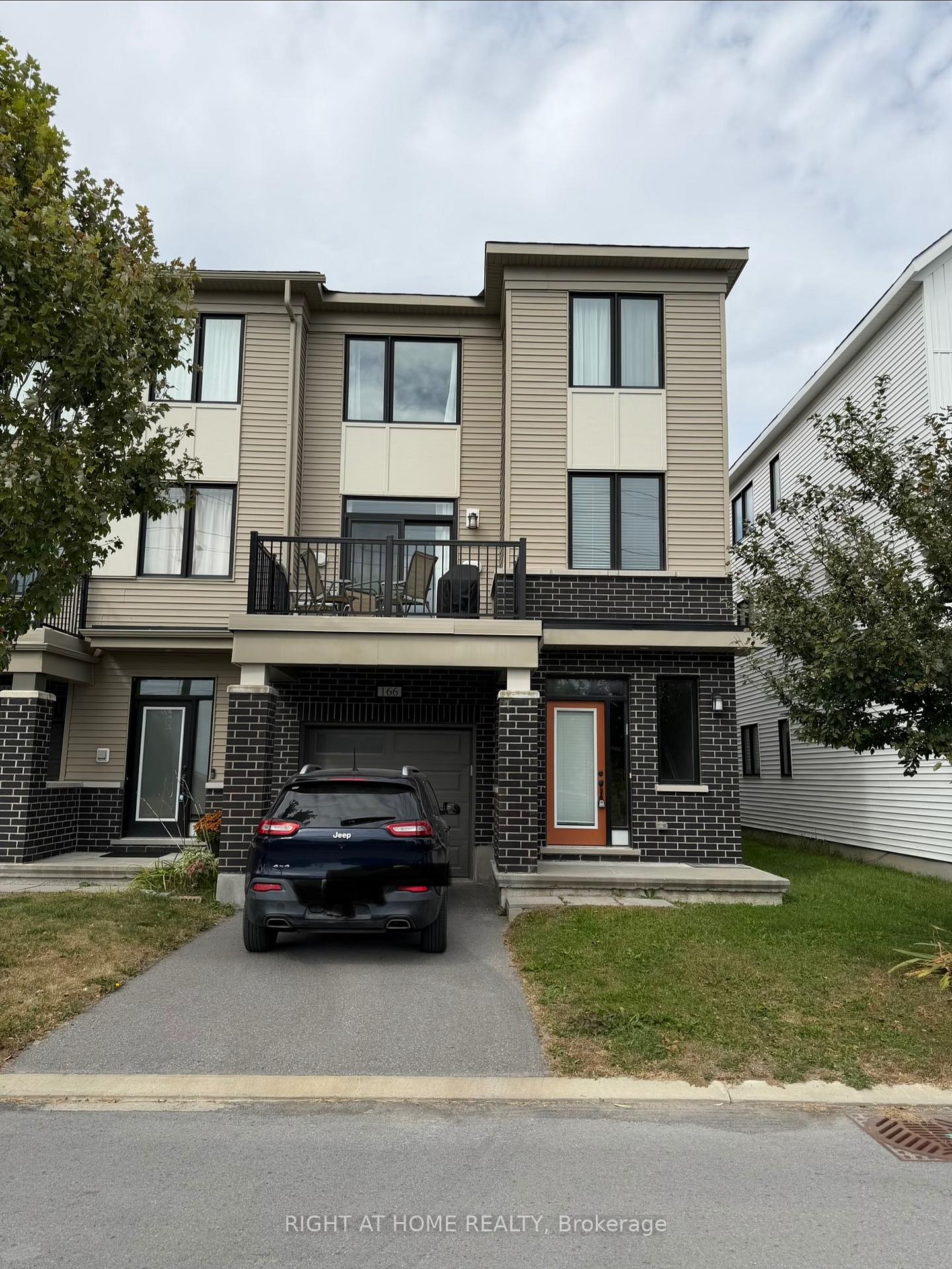 Photo 1 of 166 Pictou Crescent, Ottawa, Kanata - Emerald Meadows/Trailwest — HOMEH