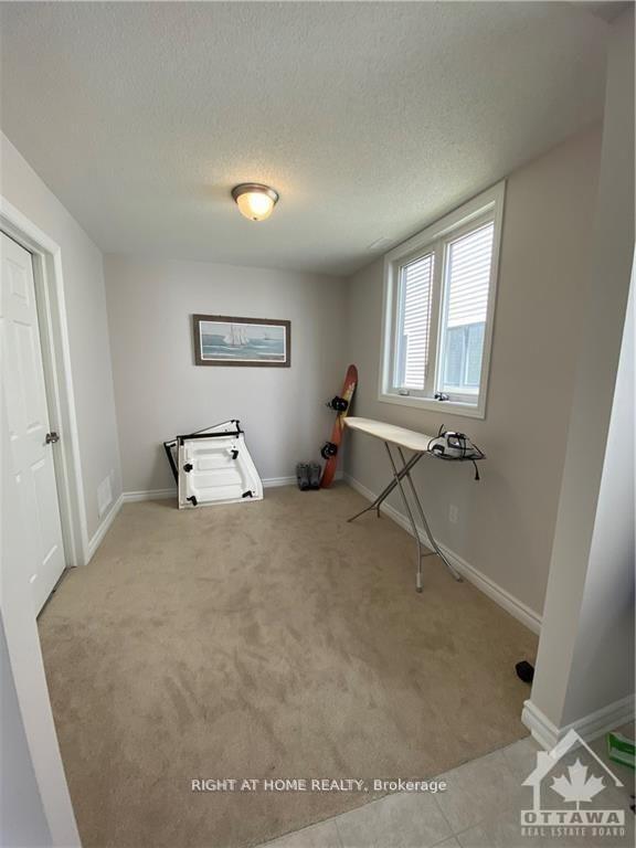 Photo 4 of 166 Pictou Crescent, Ottawa, Kanata - Emerald Meadows/Trailwest — HOMEH