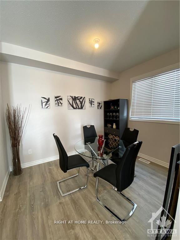 Photo 5 of 166 Pictou Crescent, Ottawa, Kanata - Emerald Meadows/Trailwest — HOMEH
