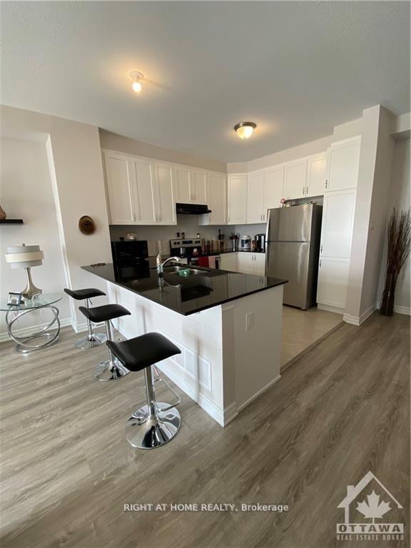Photo 6 of 166 Pictou Crescent, Ottawa, Kanata - Emerald Meadows/Trailwest — HOMEH
