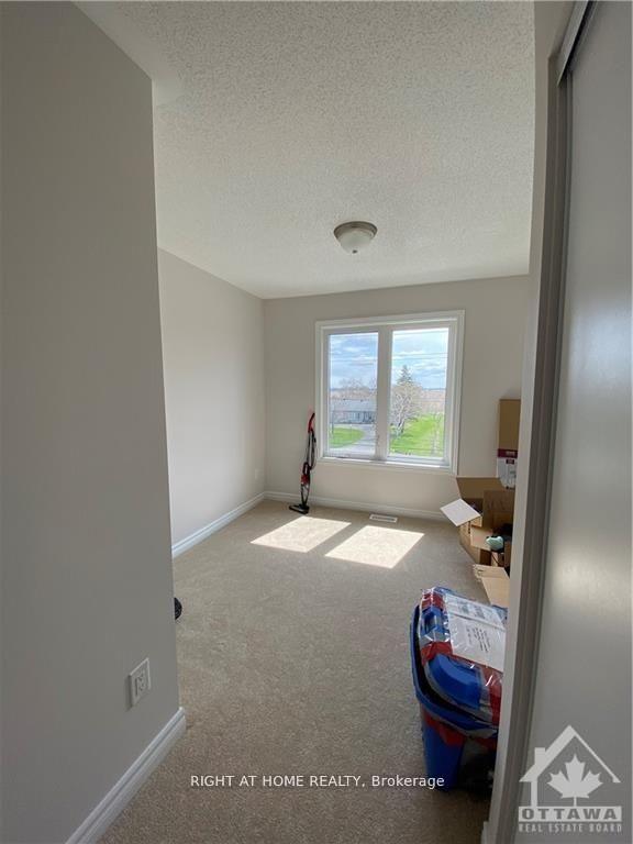 Photo 12 of 166 Pictou Crescent, Ottawa, Kanata - Emerald Meadows/Trailwest — HOMEH