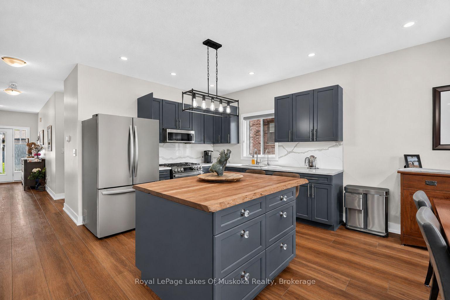 Photo 5 of 11 Braeside Crescent, Huntsville, Chaffey — HOMEH