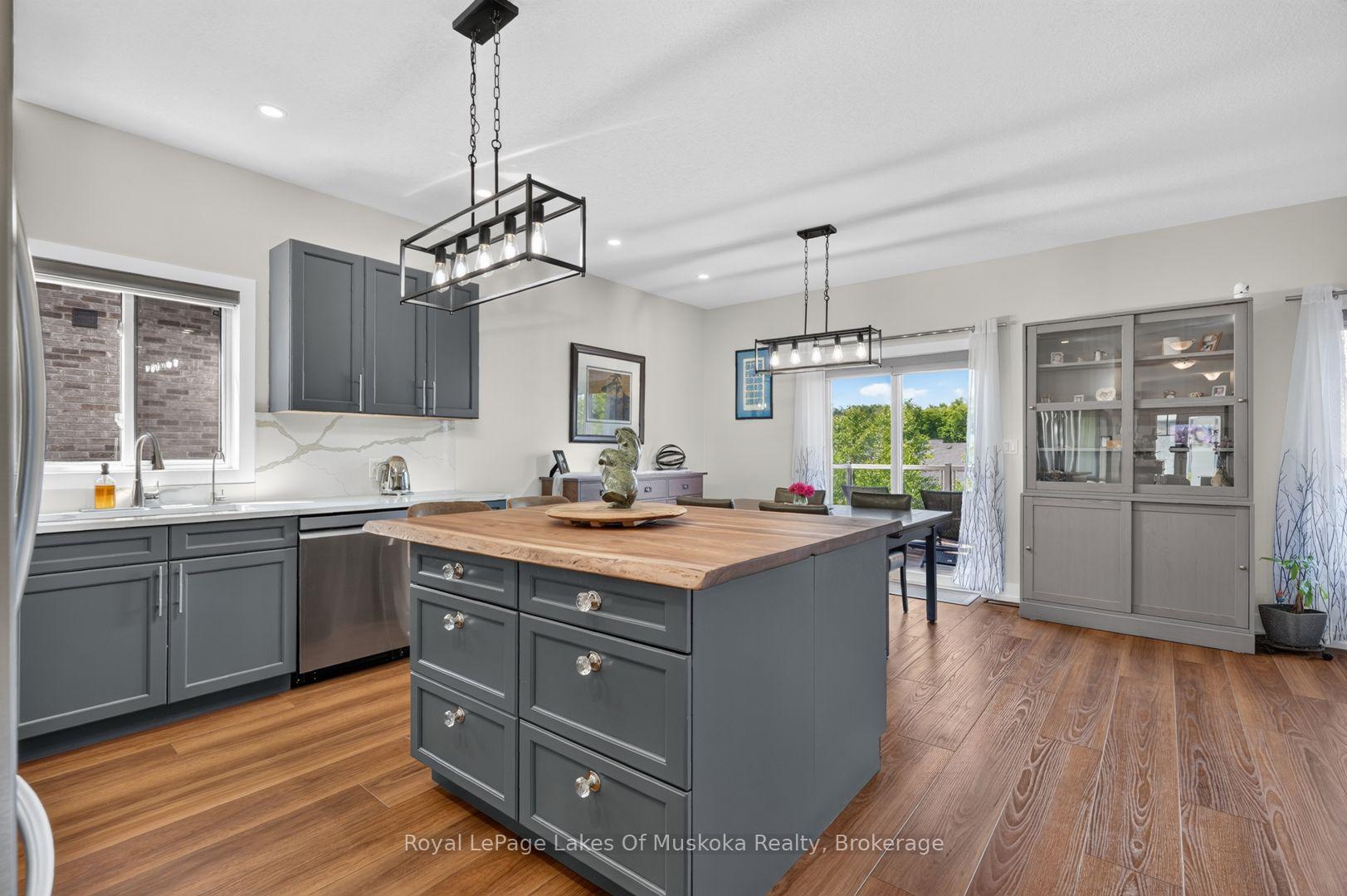 Photo 8 of 11 Braeside Crescent, Huntsville, Chaffey — HOMEH