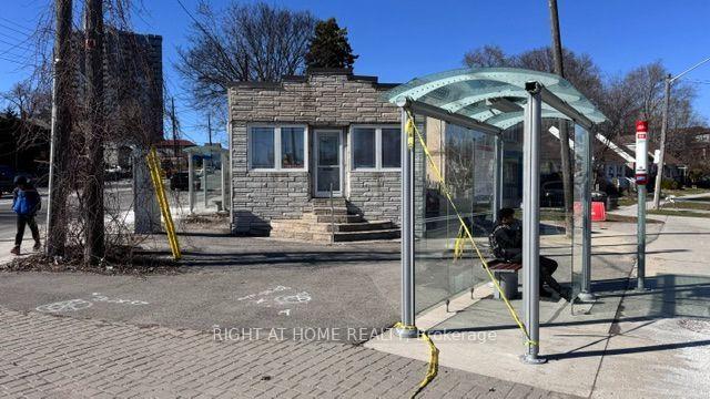 Photo 3 of 104 Danforth Road, Scarborough, Oakridge — HOMEH