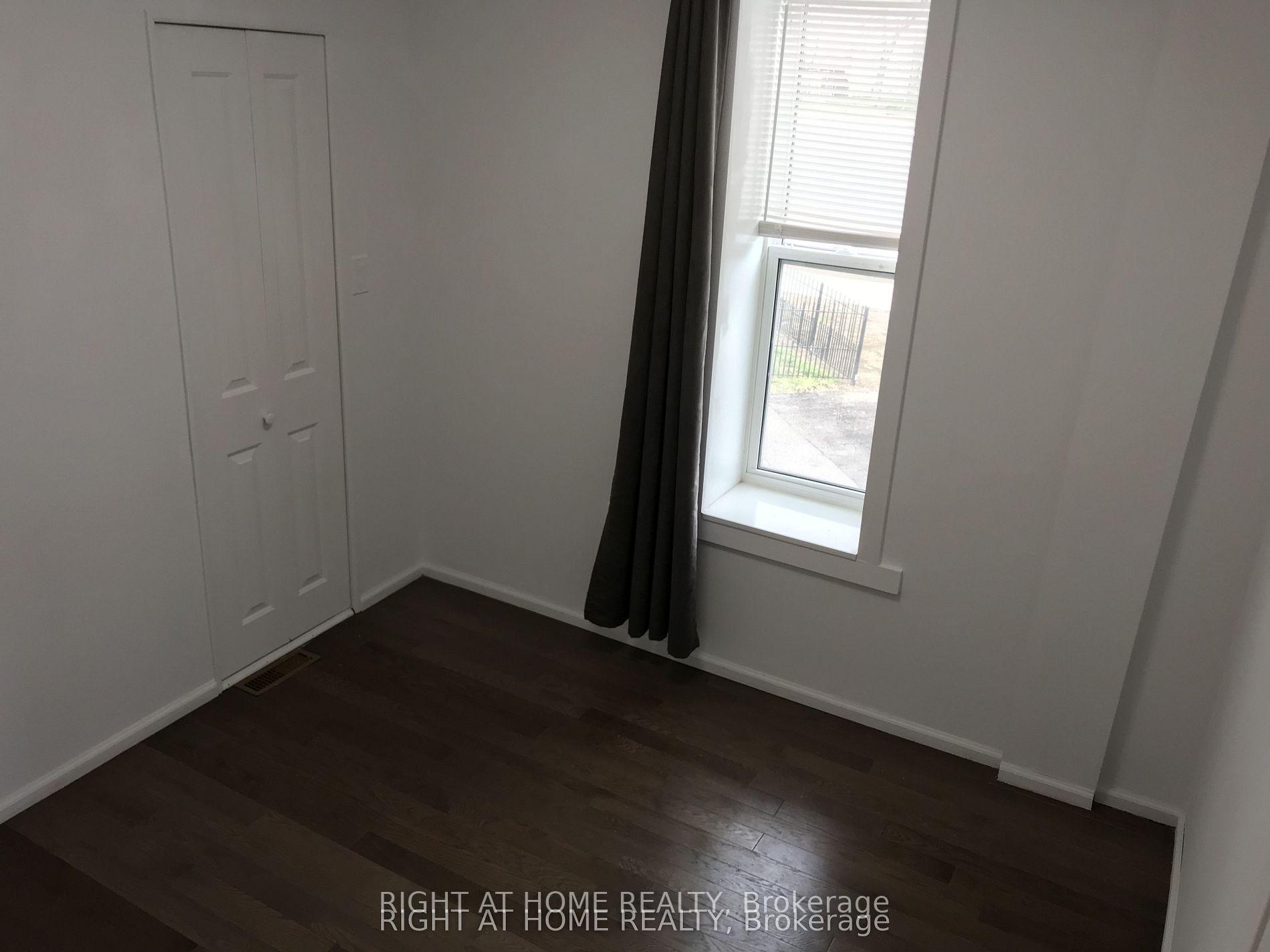 Photo 12 of 104 Danforth Road, Scarborough, Oakridge — HOMEH