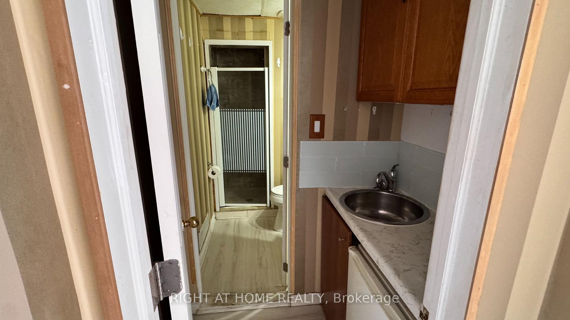 Photo 22 of 104 Danforth Road, Scarborough, Oakridge — HOMEH