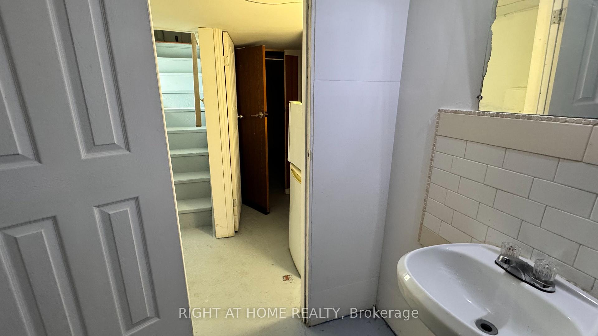 Photo 24 of 104 Danforth Road, Scarborough, Oakridge — HOMEH