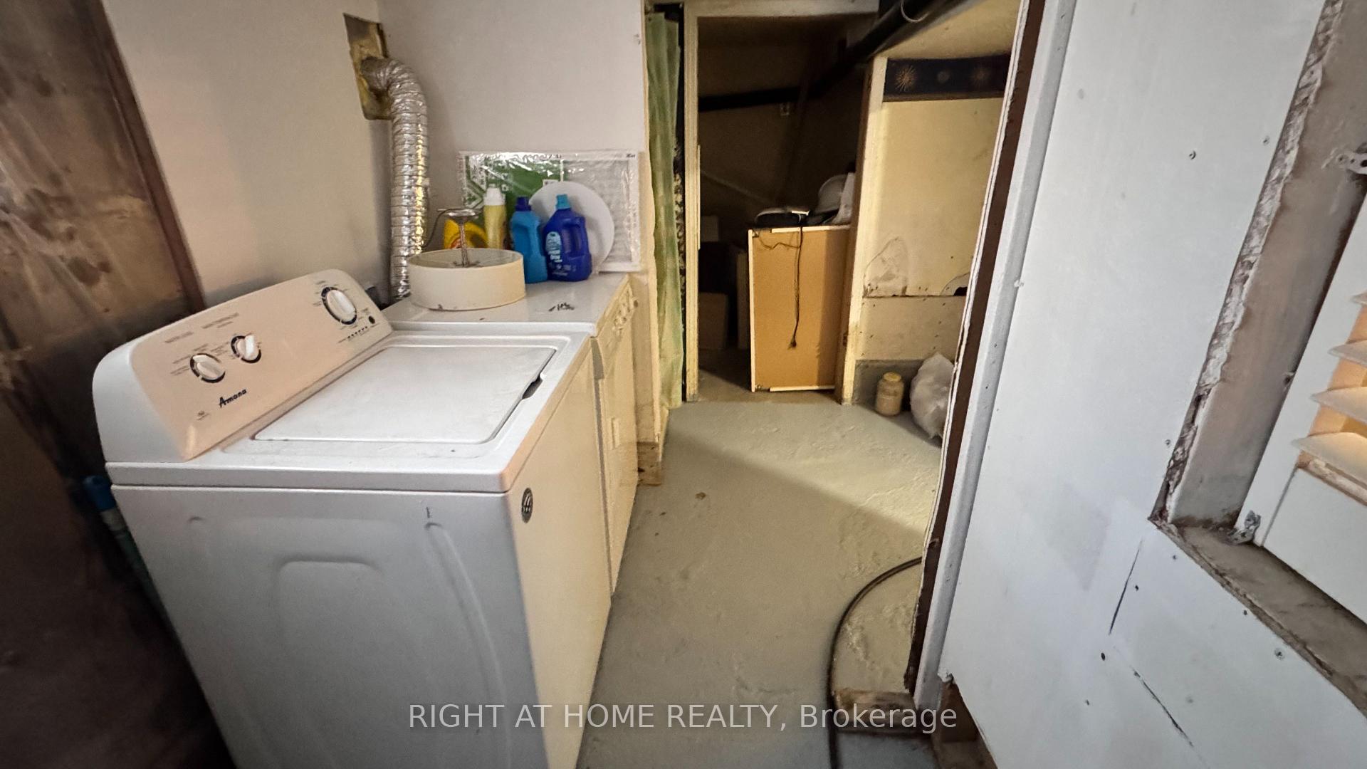 Photo 27 of 104 Danforth Road, Scarborough, Oakridge — HOMEH