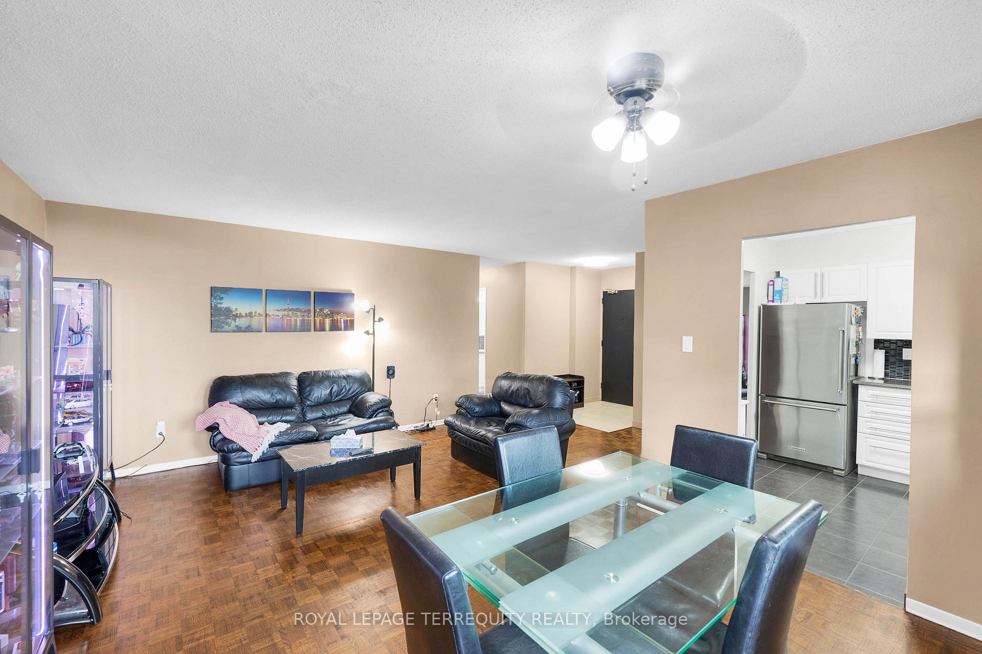 Photo 8 of Unit 816, 180 Markham Road, Scarborough, Scarborough Village — HOMEH