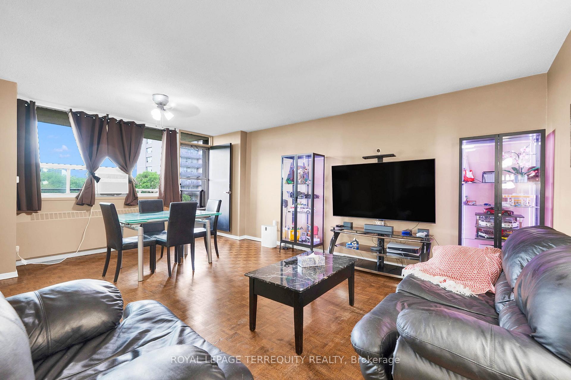 Photo 9 of Unit 816, 180 Markham Road, Scarborough, Scarborough Village — HOMEH