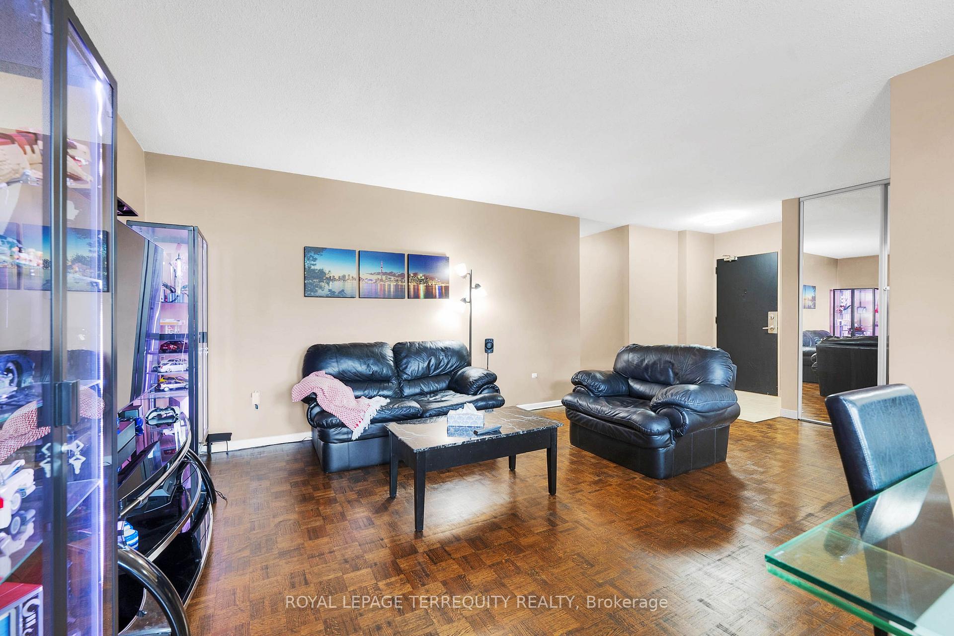 Photo 10 of Unit 816, 180 Markham Road, Scarborough, Scarborough Village — HOMEH