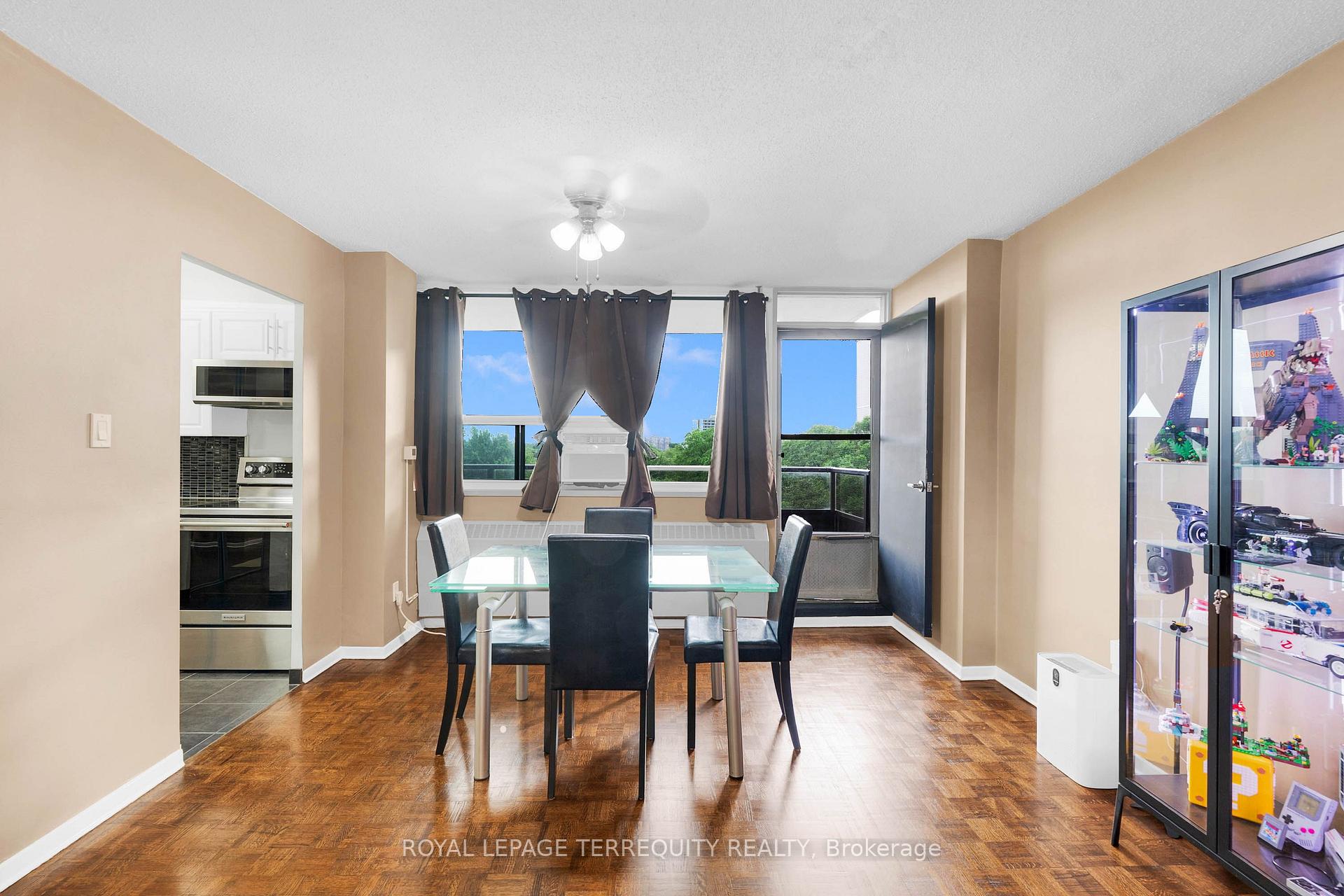 Photo 11 of Unit 816, 180 Markham Road, Scarborough, Scarborough Village — HOMEH