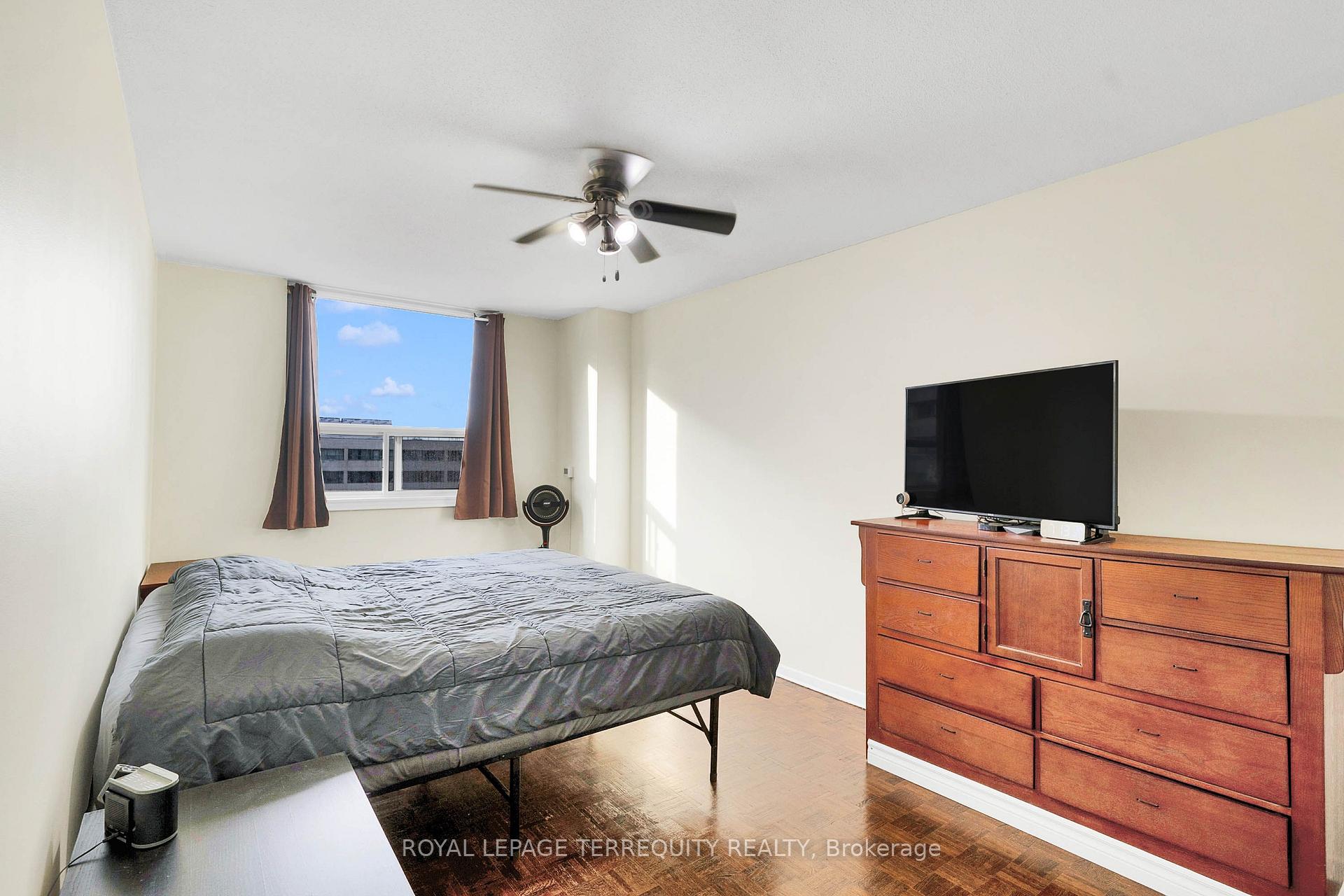 Photo 17 of Unit 816, 180 Markham Road, Scarborough, Scarborough Village — HOMEH