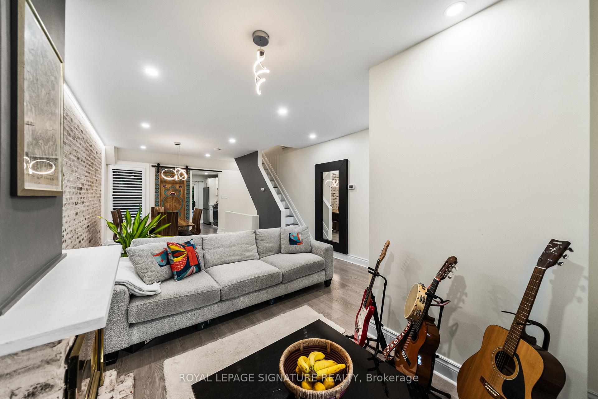 Photo 10 of 122 Duvernet Avenue, Toronto, East End-Danforth — HOMEH