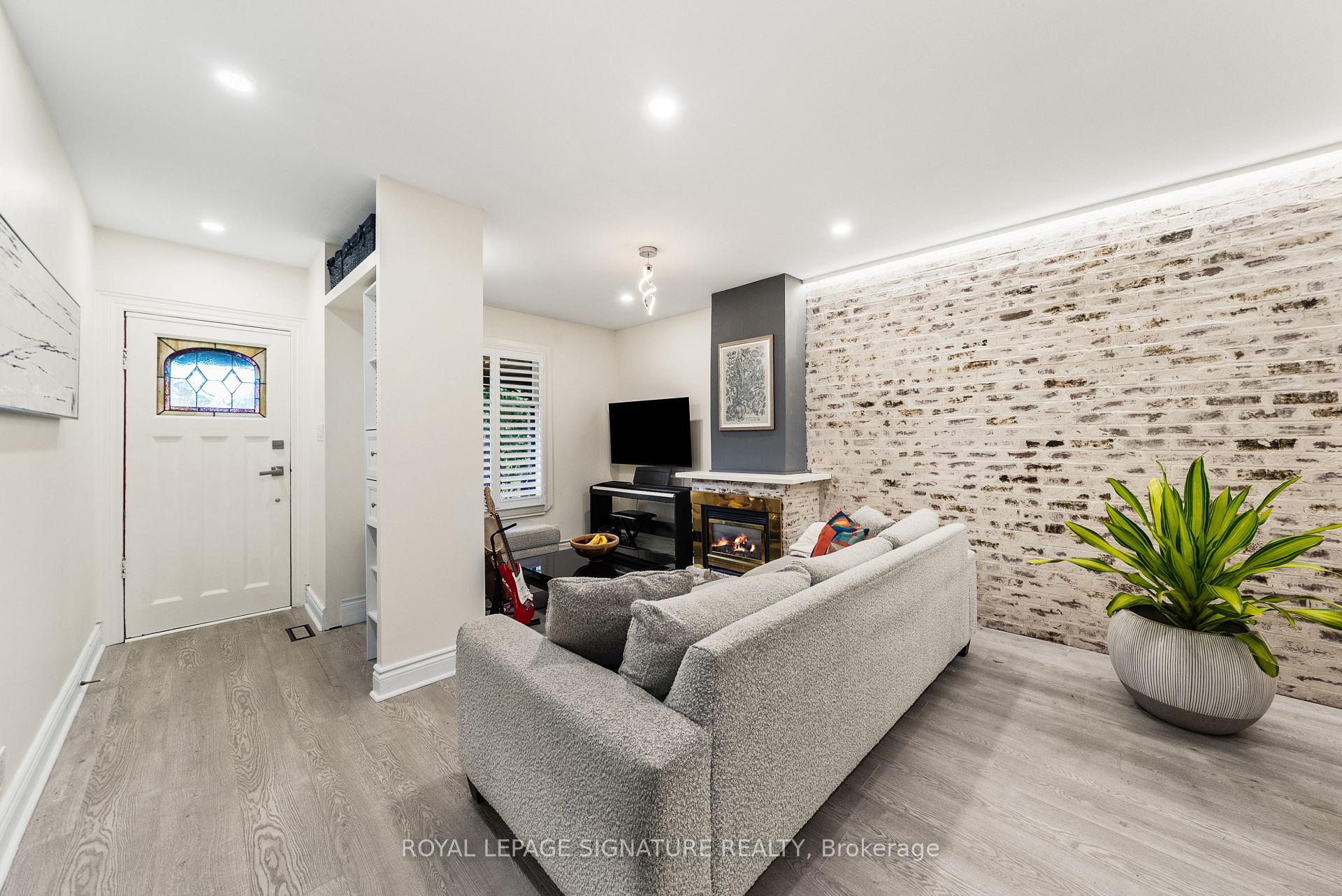 Photo 11 of 122 Duvernet Avenue, Toronto, East End-Danforth — HOMEH