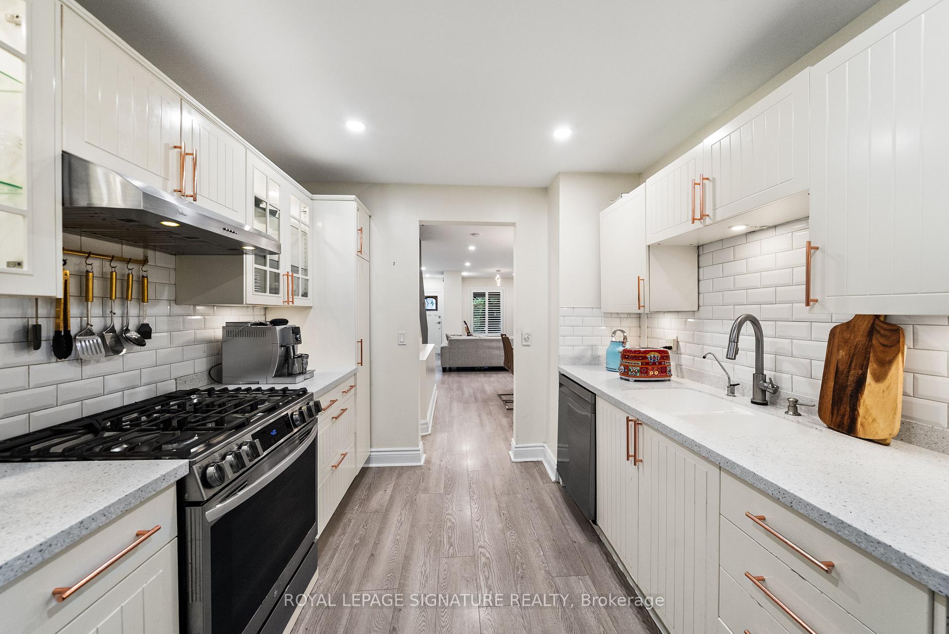 Photo 17 of 122 Duvernet Avenue, Toronto, East End-Danforth — HOMEH