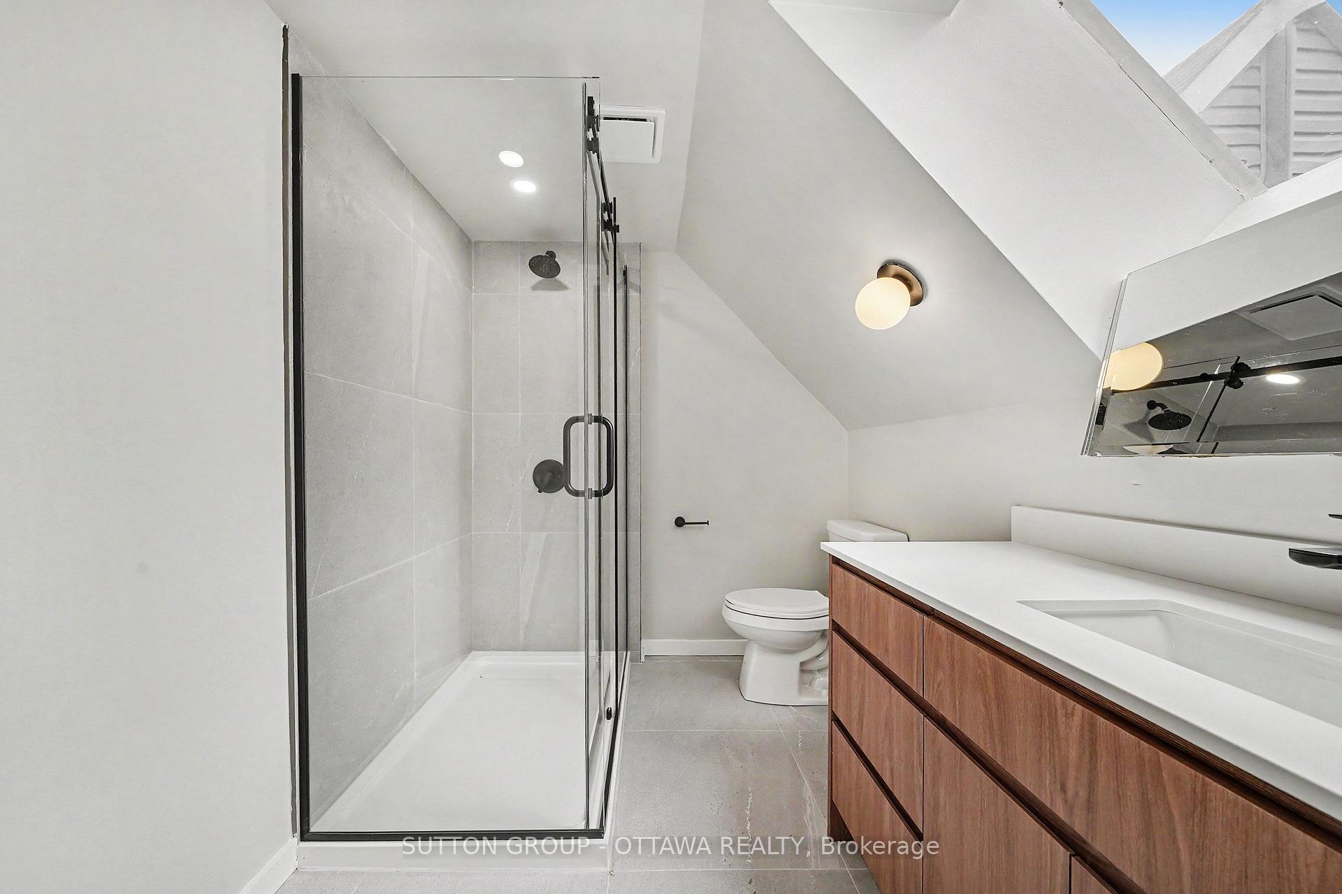 Photo 25 of 73 Scrivens Street, Ottawa, Britannia — HOMEH