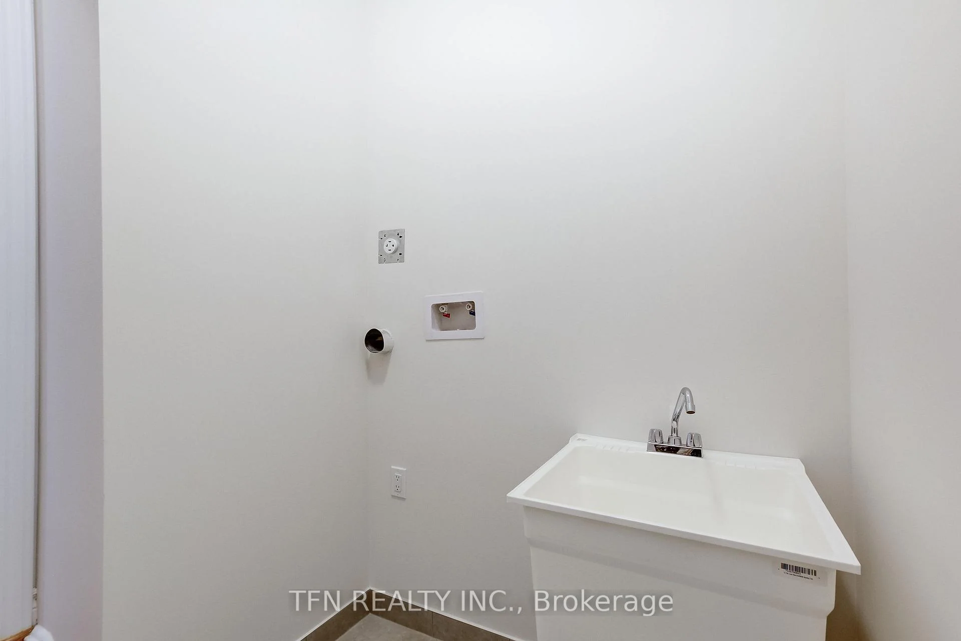 Photo 26 of 86 McGill Avenue, Erin — HOMEH