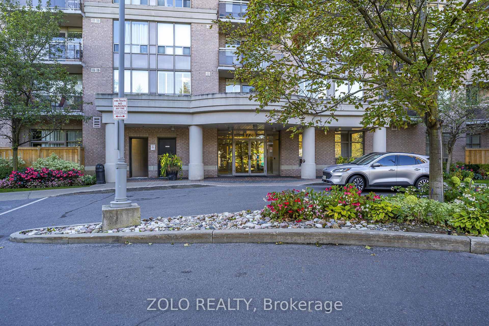 Photo 3 of Unit 107, 1720 Eglinton Avenue E, North York, Victoria Village — HOMEH